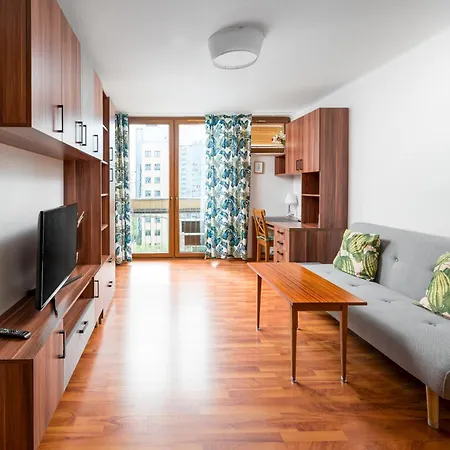 Park Mirowski Standard Apartment Warschau